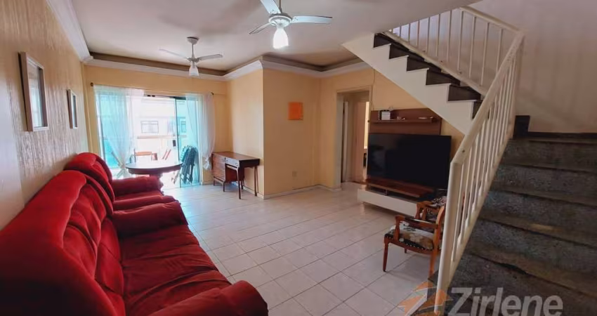 Cobertura duplex com 5 quartos sendo 2 suites na Praia do Morro!