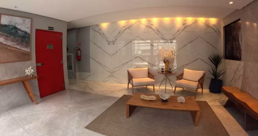 Apartamento de 03 Quartos  a Poucos Passos da Praia
