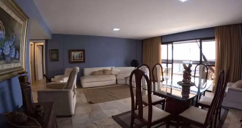 Apartamento com 2 suítes na  beira mar praia do morro.