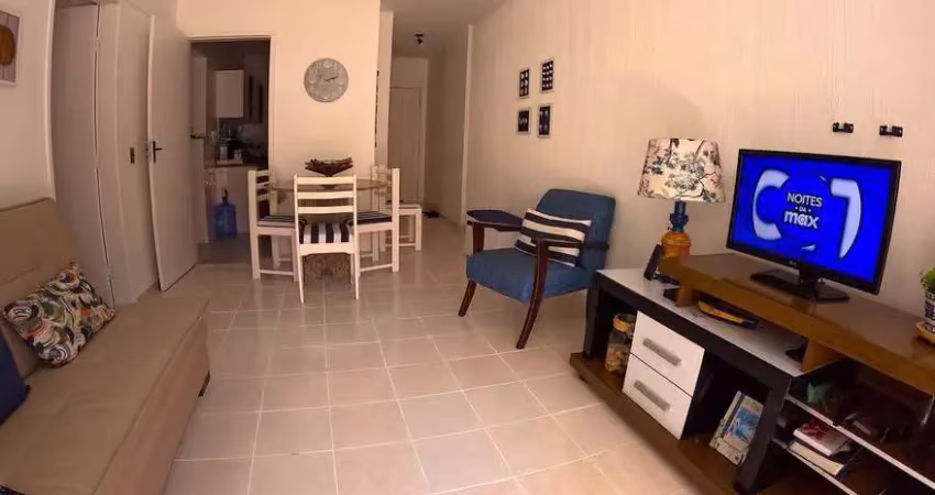 Apartamento de 1 quarto na praia do morro a poucos metros da praia.