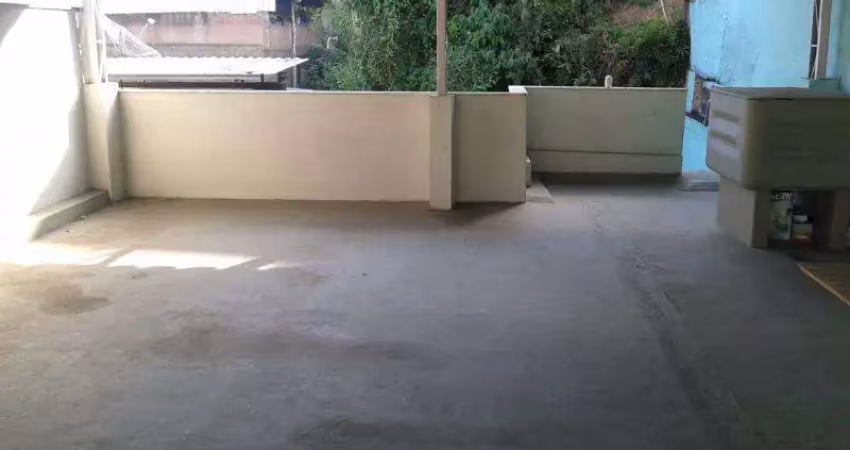 Casa com 2 dormitórios à venda, 80 m² por R$ 220.000 - Linhares - JF