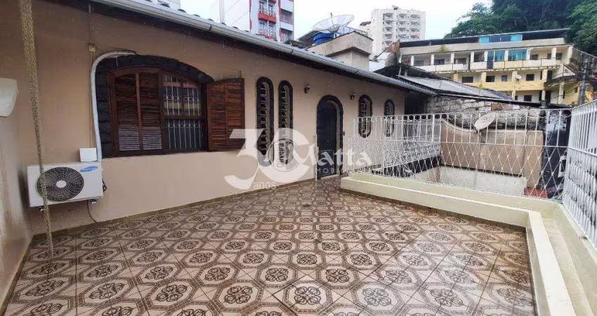 Casa com 3 dormitórios à venda, 160 m² por r$ 590.000 - passos/ jf