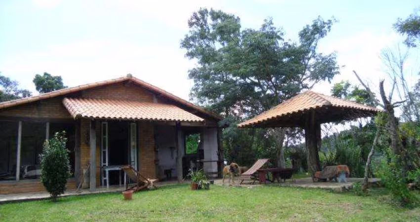 Sítio com 3 dormitórios à venda, 65000 m² por R$ 1.200.000 - Conceição de Ibitipoca - Lima Duarte