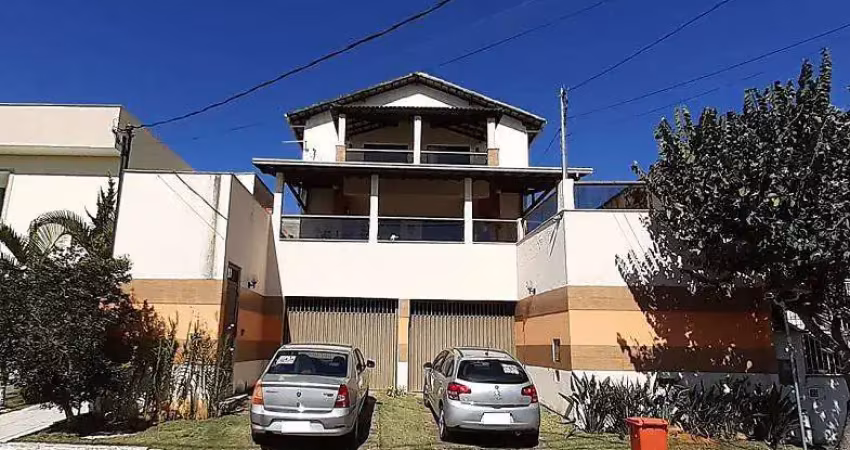 Casa com 6 quartos , no Condomínio São Lucas, aceita financiamento.