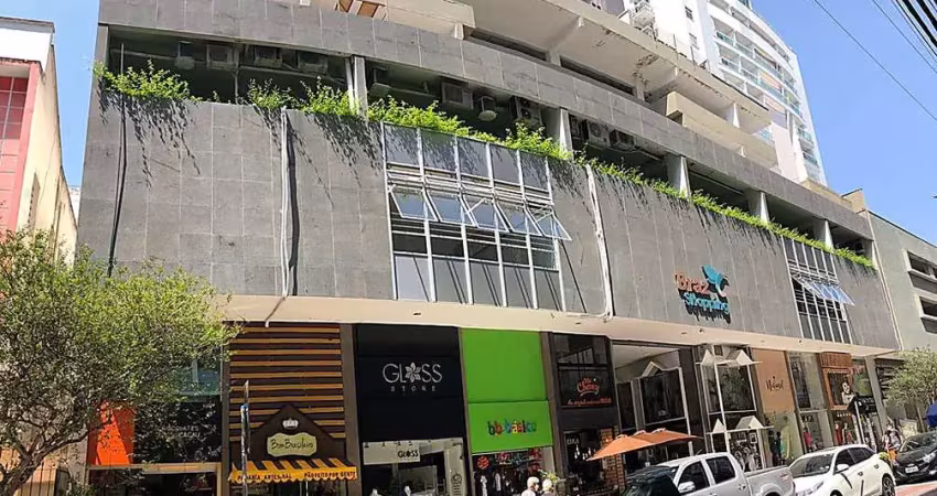 Garagem com 16 m², no braz shoppping, estuda permuta.