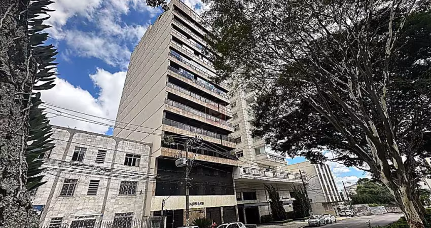 Apartamento 4/4, sendo 02 suites e 02 vagas paralelas