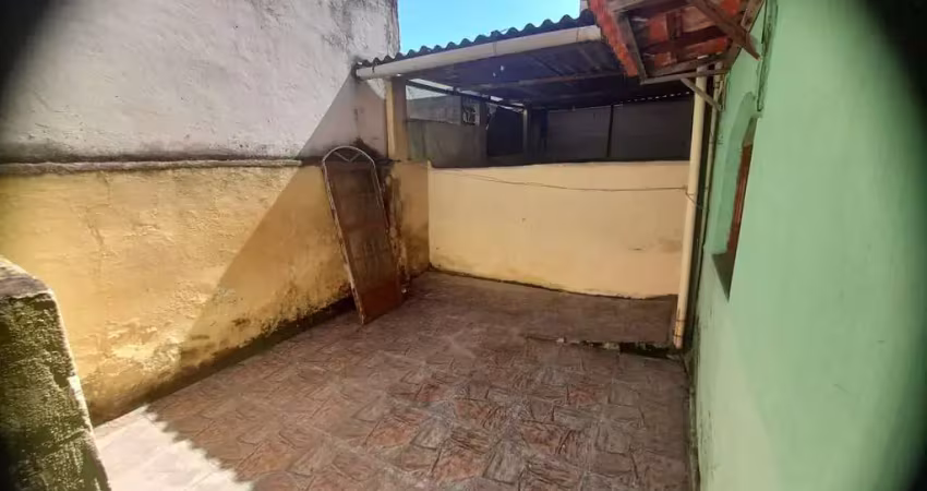 Casa para alugar na Rua Luís Mota, Raul Veiga, São Gonçalo