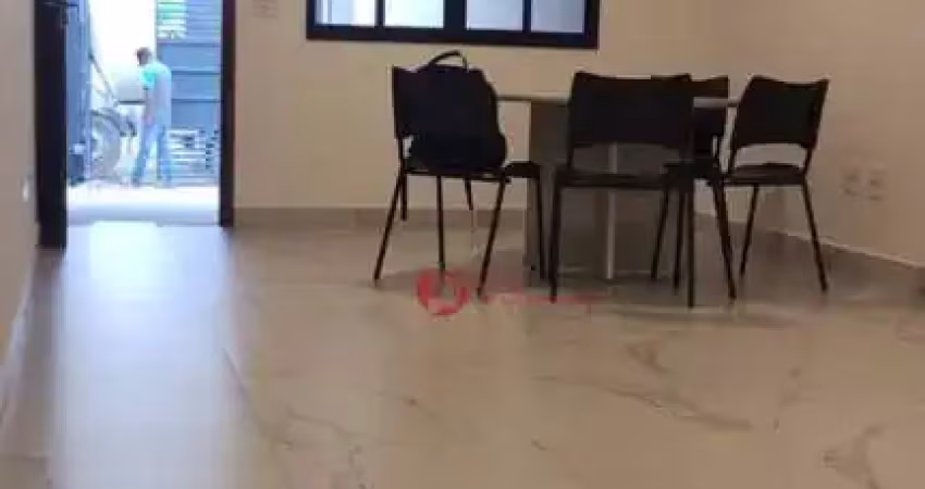 Sobrado com 3 dormitorios, 2 suites 1 lavabo, 2 vagas para 2 carros, sacadas nos quartos principais, churrasqueira, perto do metro guilhermina esperaç