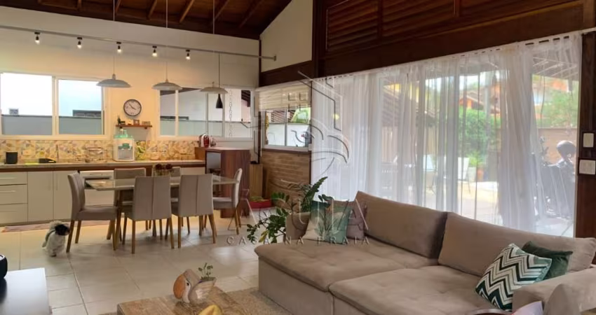 Linda casa mobiliada em condomínio fechado em Ubatuba!