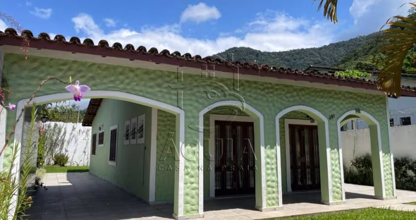 Casa à venda próximo à praia do Lázaro em Ubatuba!