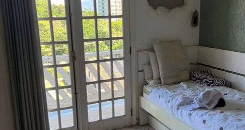 Vendo otima casa em condominio de 3 quartos no Anil com 407 m2