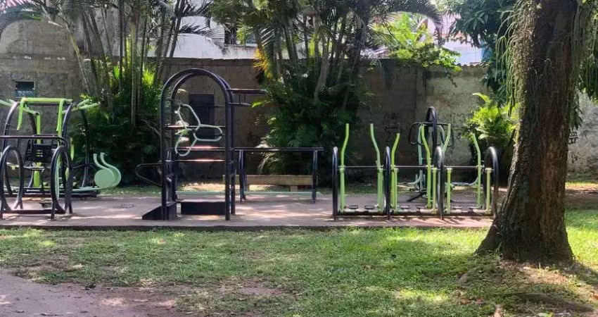 Vendo ótima casa de condomínio com 4 quartos na taquara com 158m2