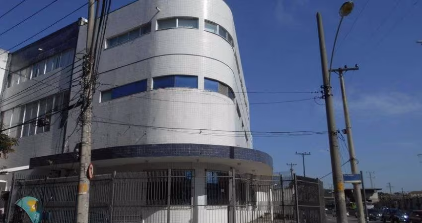Alugo prédio com 3 pavimentos e ótimas salas Maracanã 502 m2