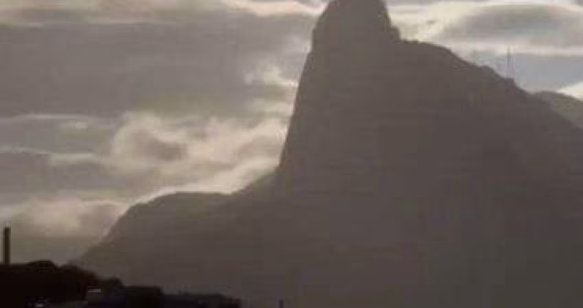 Vendo Mansão maravilhosa na Urca com Vista livre