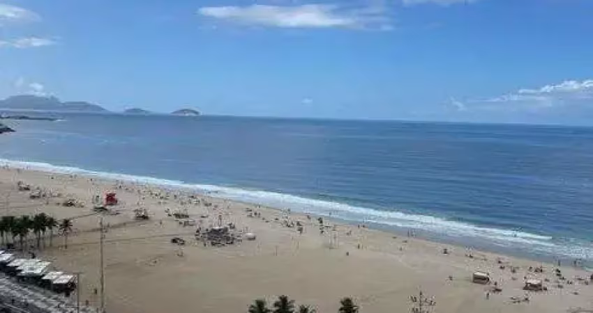 Vendo excelente Cobertura com 4 quartos n Av Atlantica com 561 m2