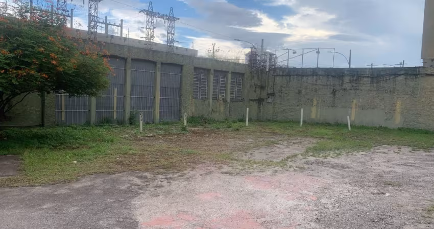 Alugo otimo espaço para estacionamento em Madureira