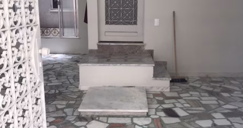 ALUGO CASA COND, COM 9 QUARTOS EM BOTAFOGO