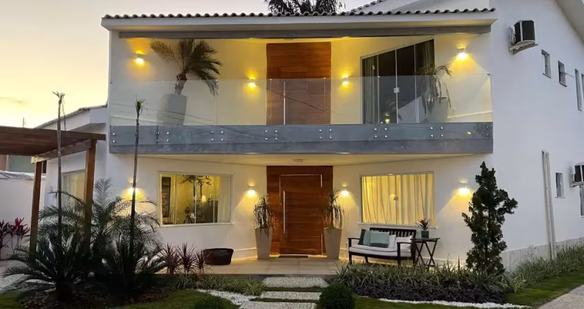 Vendo casa com 5 quartos sendo 4 suites rio das ostras