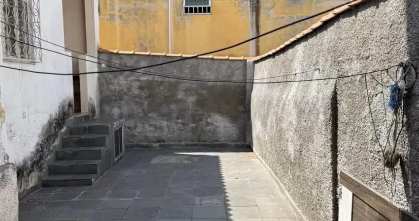 Vendo ótima casa com 3 quartos em todos os santos 236 m2