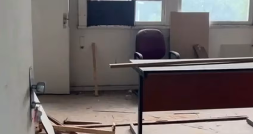 Vendo 2 saias  80 m2 centro em frente fórum federal