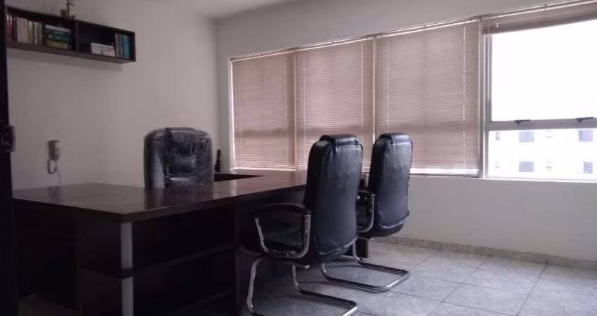 Sala em Vila Pedro Moreira - Guarulhos, SP
