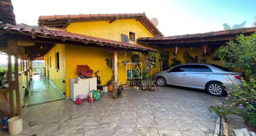 Casa com 3 dormitórios à venda, 243 m² por R$ 450.000,00 - Conjunto Habitacional Homero Gil - Betim/MG