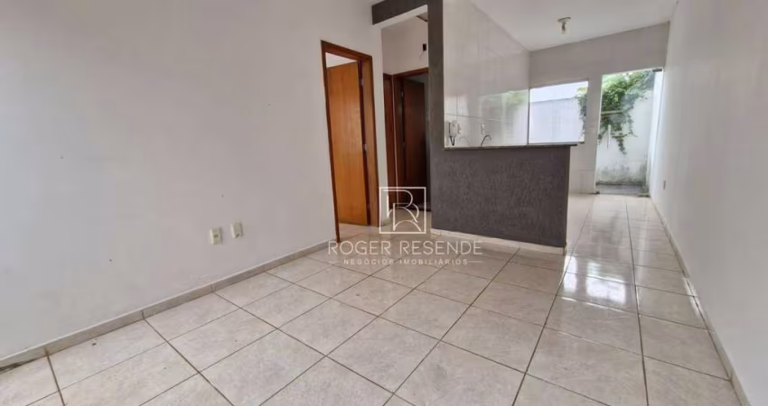 Casa com 2 dormitórios à venda, 45 m² por R$ 120.000,00 - Planalto - Mateus Leme/MG