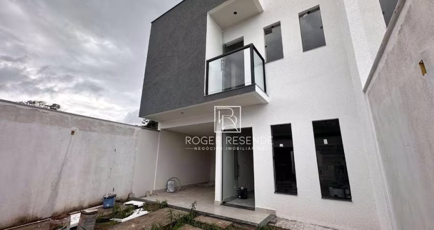 Casa com 3 quartos à venda, 162 m² por R$ 600.000