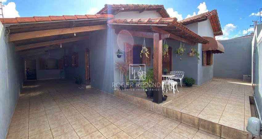 Casa com 4 dormitórios à venda, 240 m² por R$ 600.000,00 - Conjunto Olímpia Bueno Franco - Betim/MG