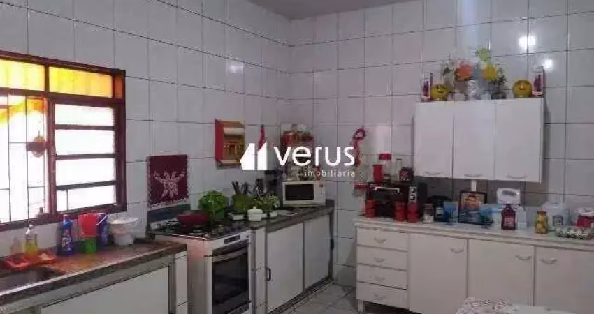 Casa com 3 quartos à venda no Pacaembu, Uberlândia 