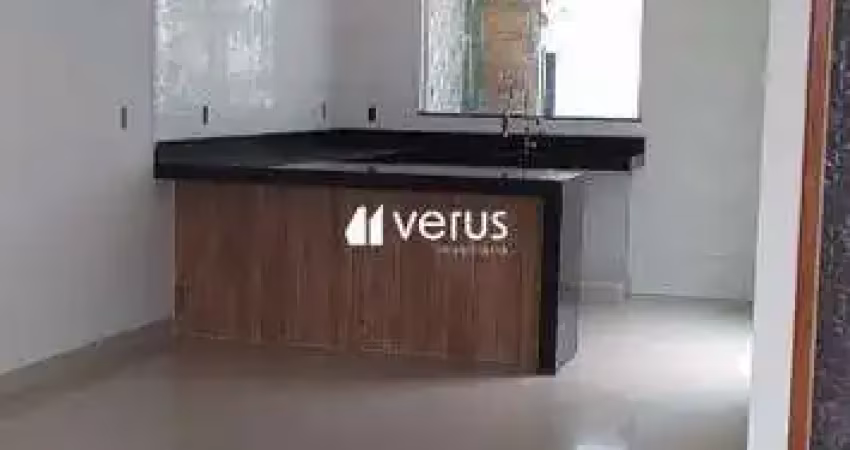 Casa sobrado à venda, 3 quartos, 1 suíte, 2 vagas, laranjeiras - uberlândia/mg