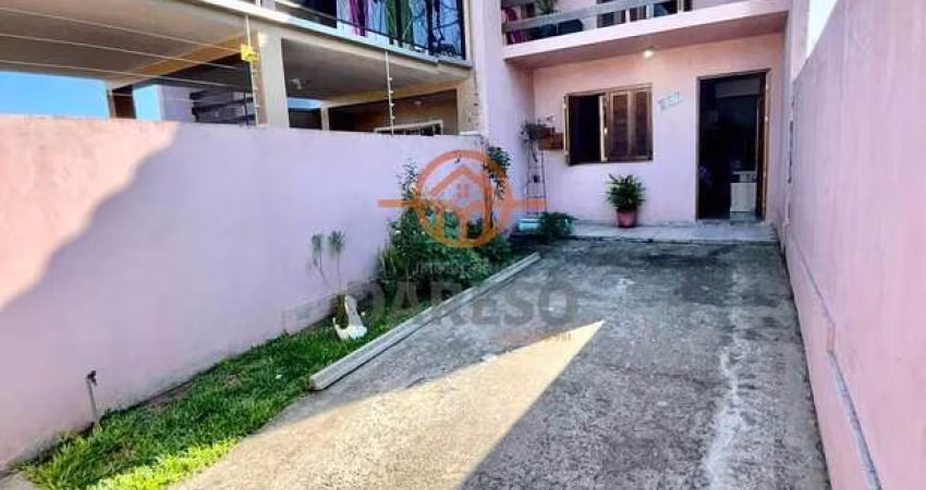 LINDO SOBRADO DE 2 DORM. C/ PÁTIO NA FRENTE E FUNDOS EM ÓTIMA LOCALIZAÇÃO