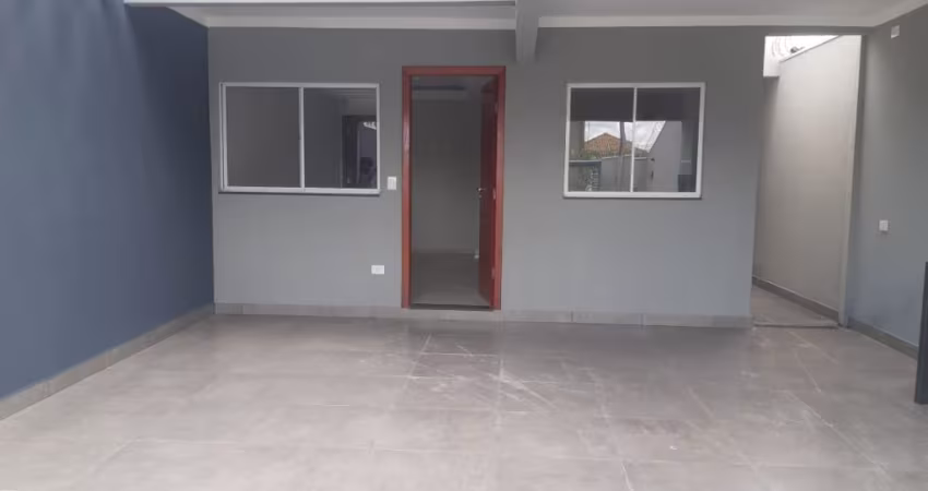 Linda casa. Próximo do centro.  1 suite 2 quartos.
