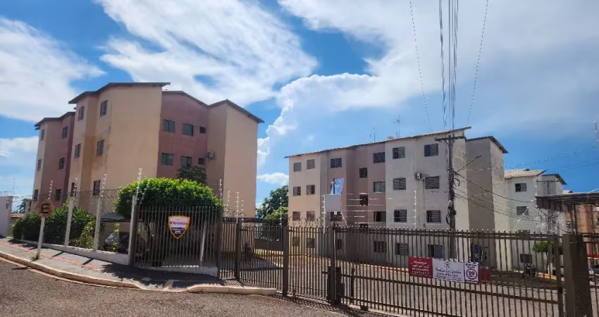 Apto de 2 quartos.  Aceita veículo como parte de pagamento.