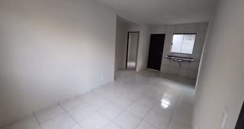 Casa condomínio.  com 2 quartos.  próximo da tamandare e ucdb.