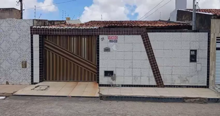 Imóvel para venda tem 70 metros quadrados com 2 quartos