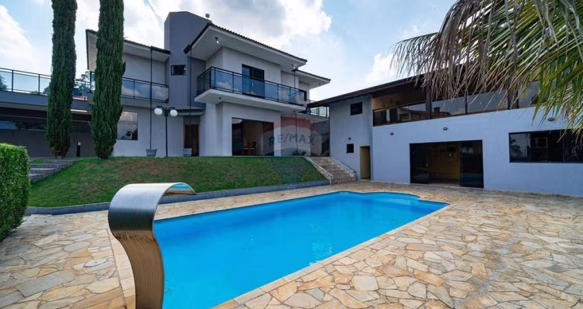 Casa à venda em Jundiaí no condomínio Portal da Colina com 4 quartos (2 suítes), piscina, pomar e churrasqueira. Terreno com 1000m².
