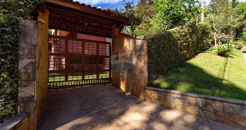 Chácara à venda com 4 quartos, piscina, jardim, área gourmet -Condomínio Saint James I - Campo Limpo Pta