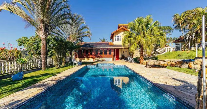 Casa/chácara em condomínio ( 2 casas que juntas somam 5 quartos/dormitórios, 5 banheiros e 2 lavabos