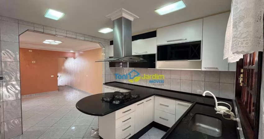 Sobrado com 4 dormitórios à venda, 232 m² por R$ 980.000,00 - Parque das Nações - Santo André/SP