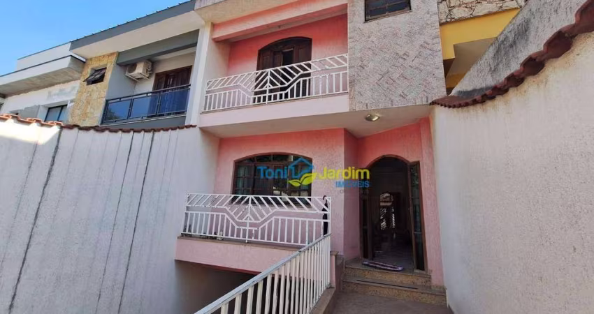 Sobrado com 3 dormitórios à venda, 205 m² por R$ 790.000,00 - Bangu - Santo André/SP