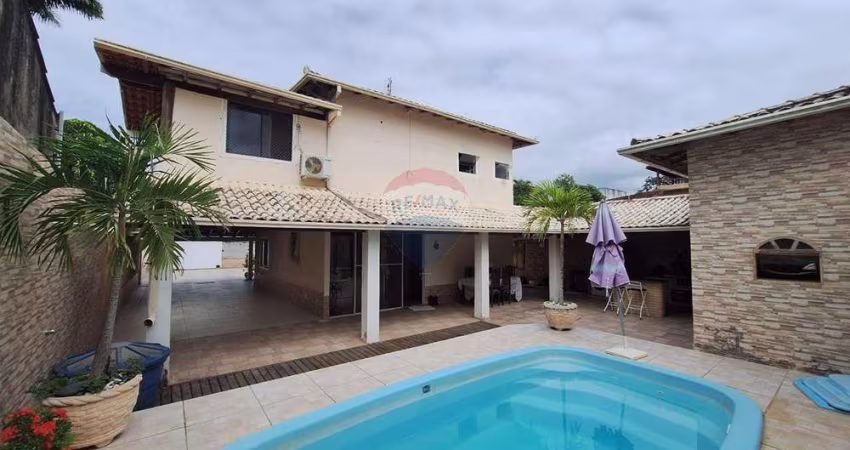 Duplex com três quartos em Ouro Verde, Rio das Ostras, RJ. Conforto e Localização Perfeita