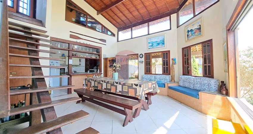 Casa à venda com cinco dormitórios e Área de Lazer Completa no Condomínio dos Pássaros - Cabo Frio