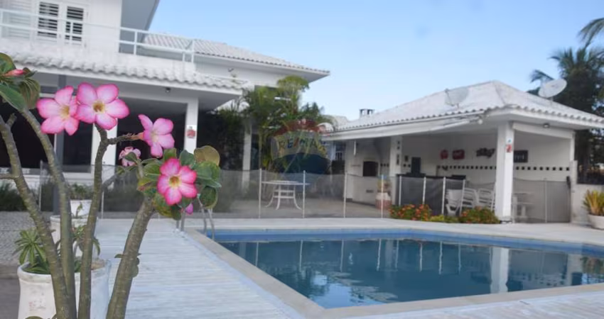 CASA ALTO PADRÃO FRENTE CANAL