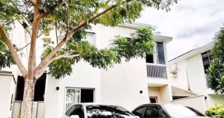 Casa em Condomínio para Venda em Serra, Colina de Laranjeiras, 4 dormitórios, 1 suíte, 3 banheiros, 2 vagas
