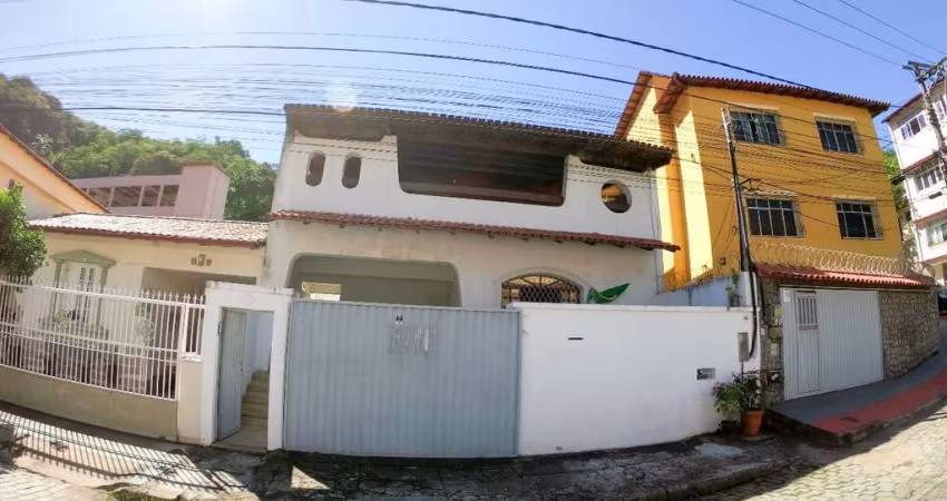 Casa para Venda em Vitória, Jucutuquara, 5 dormitórios, 3 suítes, 4 banheiros, 2 vagas