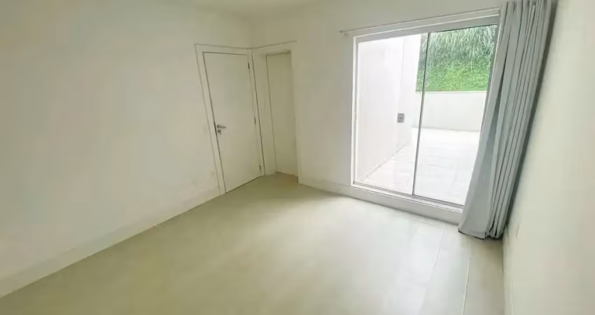 Sobrado Alto Padrão c/ 03 Dormitórios com Ótima Localização na Praia dos Amores - Balneário Camboriú