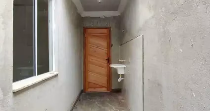Casa com 2 dormitórios e 1 vaga de garagem no Bairro Cidade Industrial em Curitiba