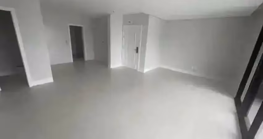 Apartamento com 4 dormitórios sendo 2 suítes, 3 vagas de garagem, no centro de  balneário camboriú