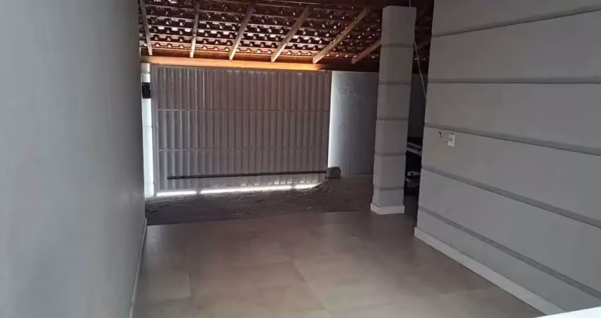 Casa geminada a venda com 2 dormitórios sendo 1 suíte, aprox. 400m da Praia Alegre em Penha/SC.